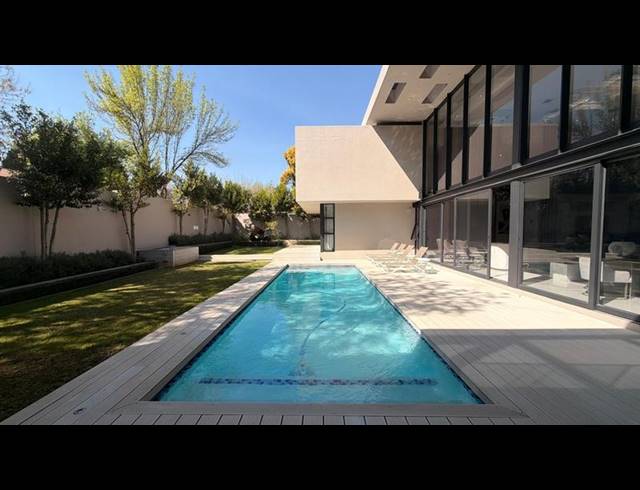 4 BEDROOM HOUSE FOR SALE IN SANDHURST